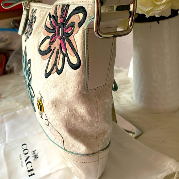 Coach RARE VINTAGE Floral Embroidered Women's Bag - Picture 5 of 14